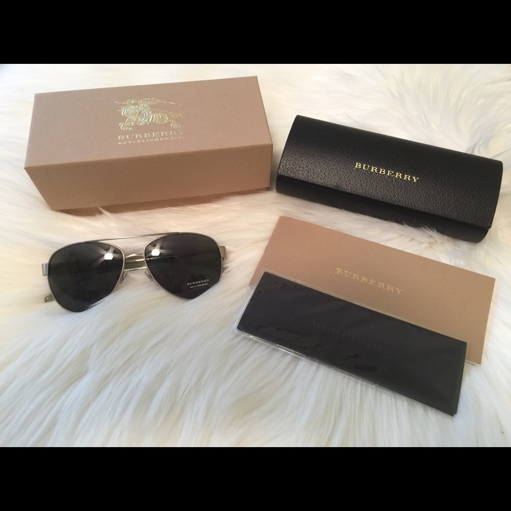 Burberry Aviator Sunglasses in Silver